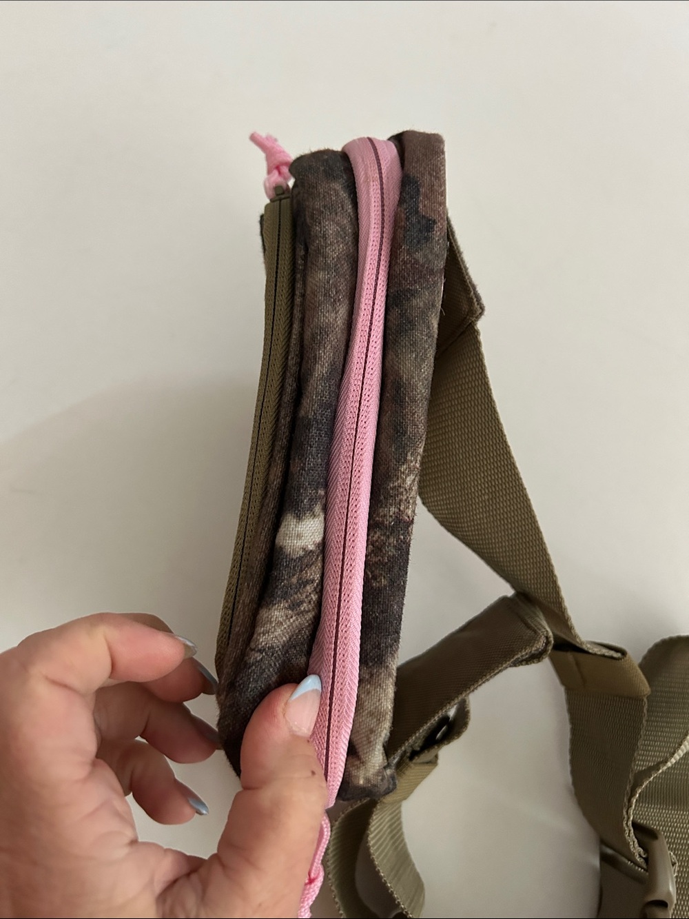 Fieldline Pro Series Camo Pouch Pink Fanny Pack Crossbody Outdoor Hiking NWOT - Picture 6 of 13